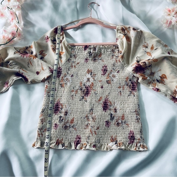 Floral Print Smocked Blouse - Picture 10 of 11